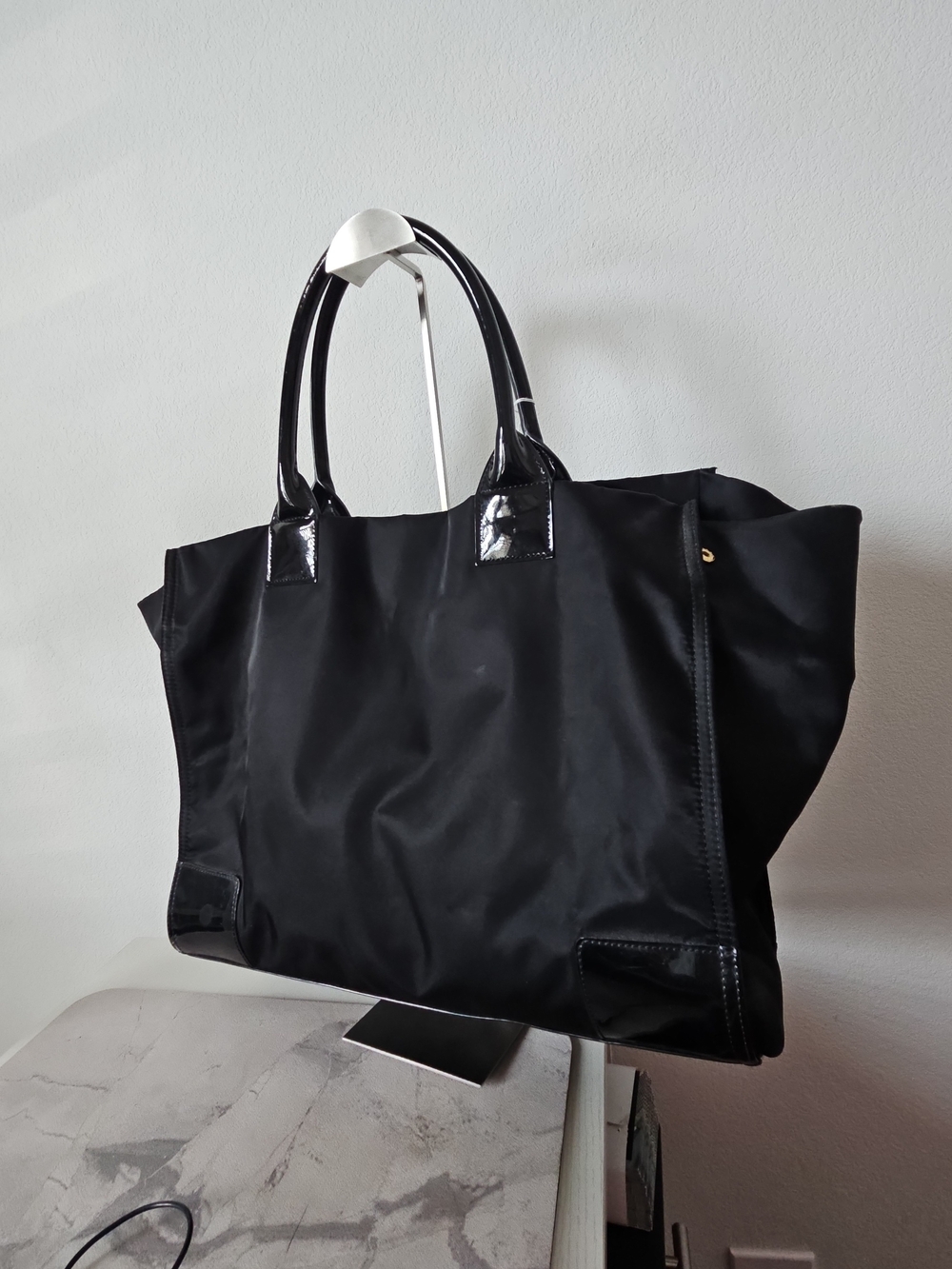 Tory Burch Black Logo Tote Bag - Picture 2 of 6